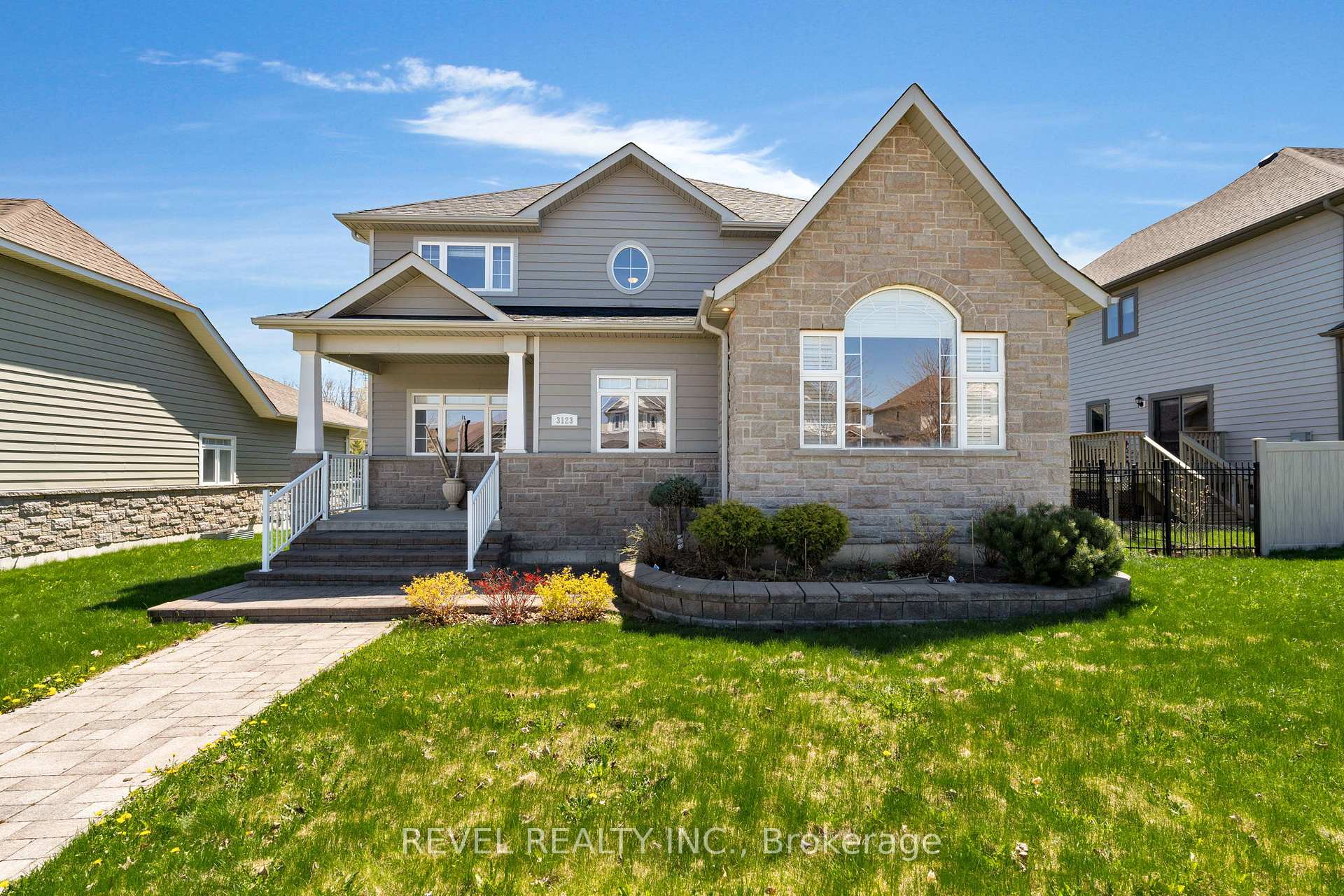 Front of 3123 Stone Ridge Boulevard
