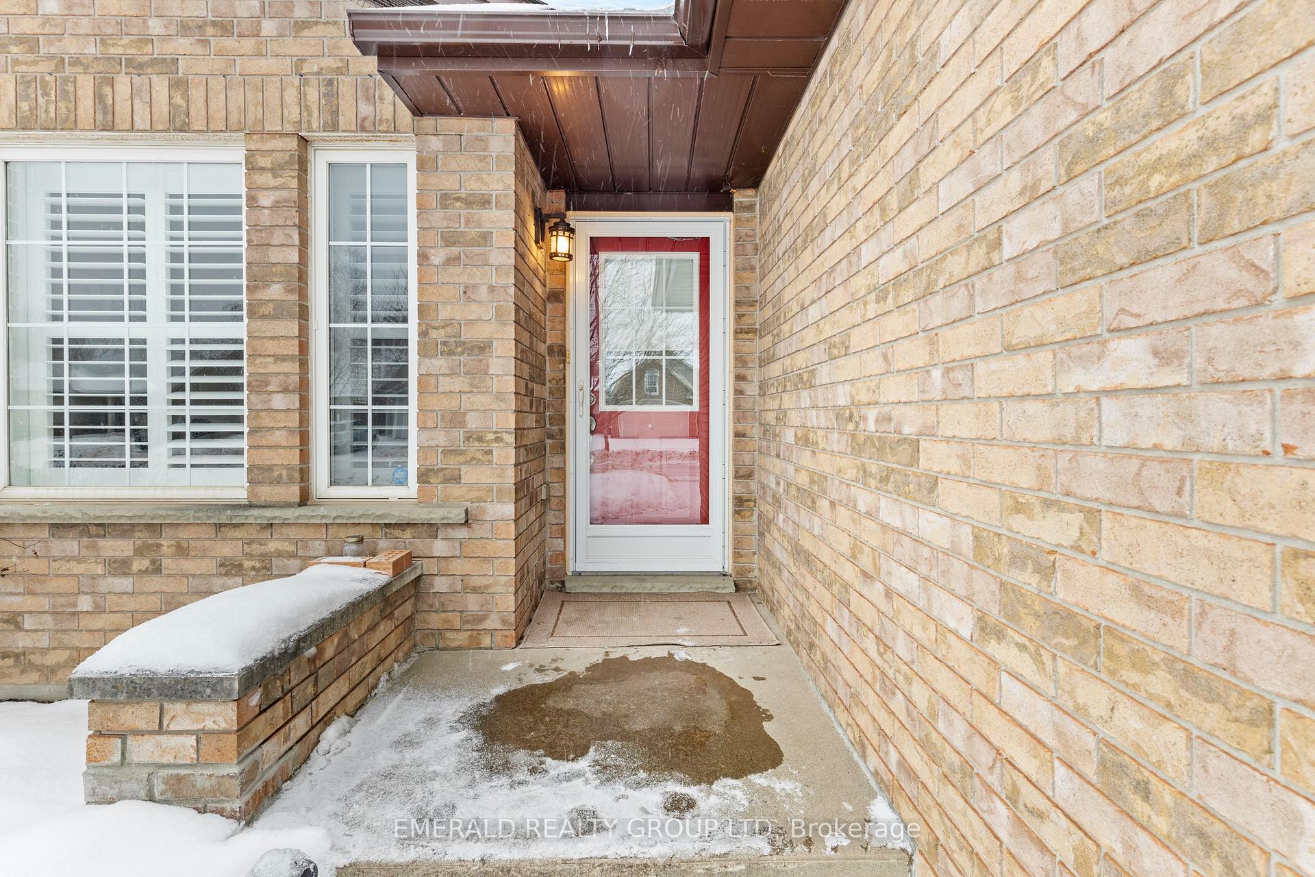 Photo 3 of 37 Tanner Drive, Pelham, Fonthill — HOMEH