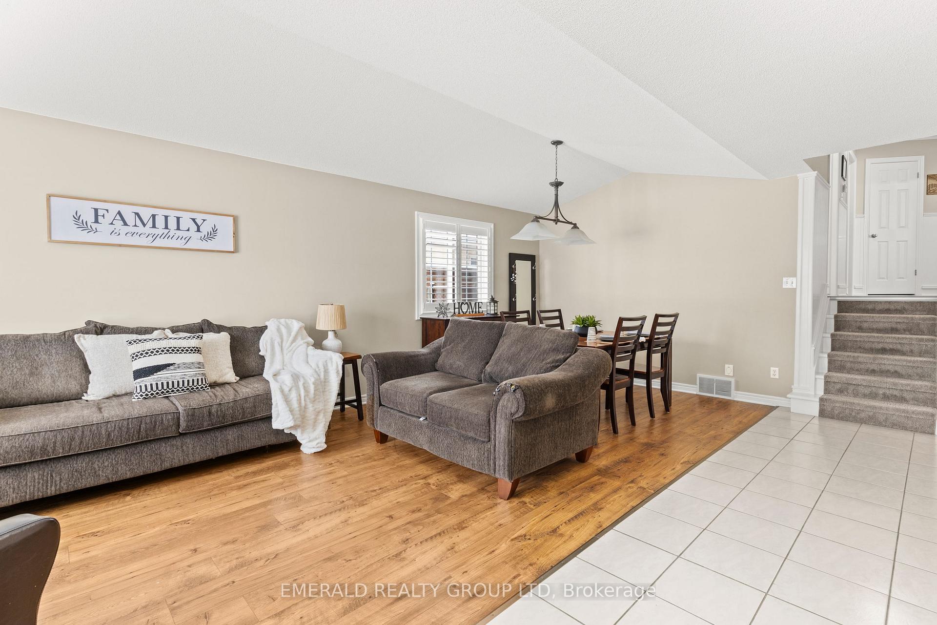 Photo 5 of 37 Tanner Drive, Pelham, Fonthill — HOMEH