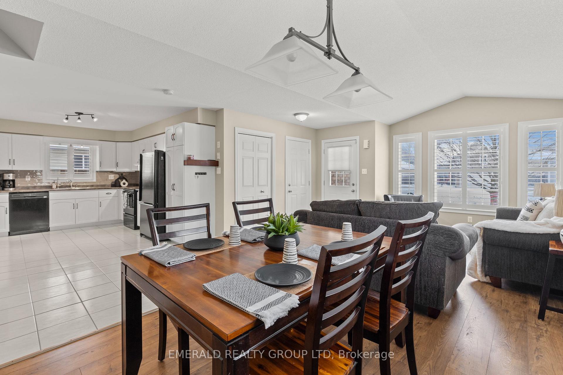 Photo 6 of 37 Tanner Drive, Pelham, Fonthill — HOMEH