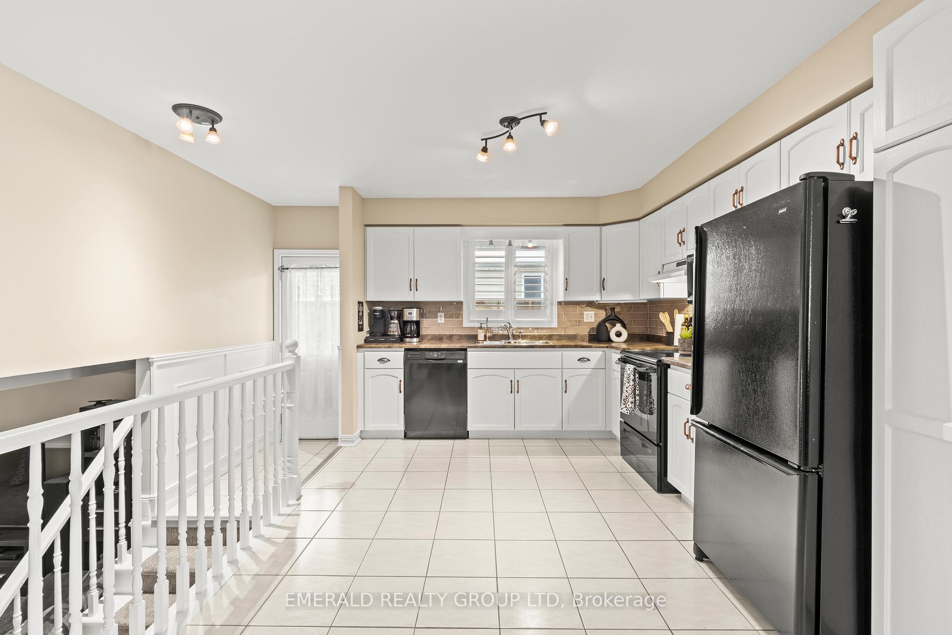 Photo 7 of 37 Tanner Drive, Pelham, Fonthill — HOMEH
