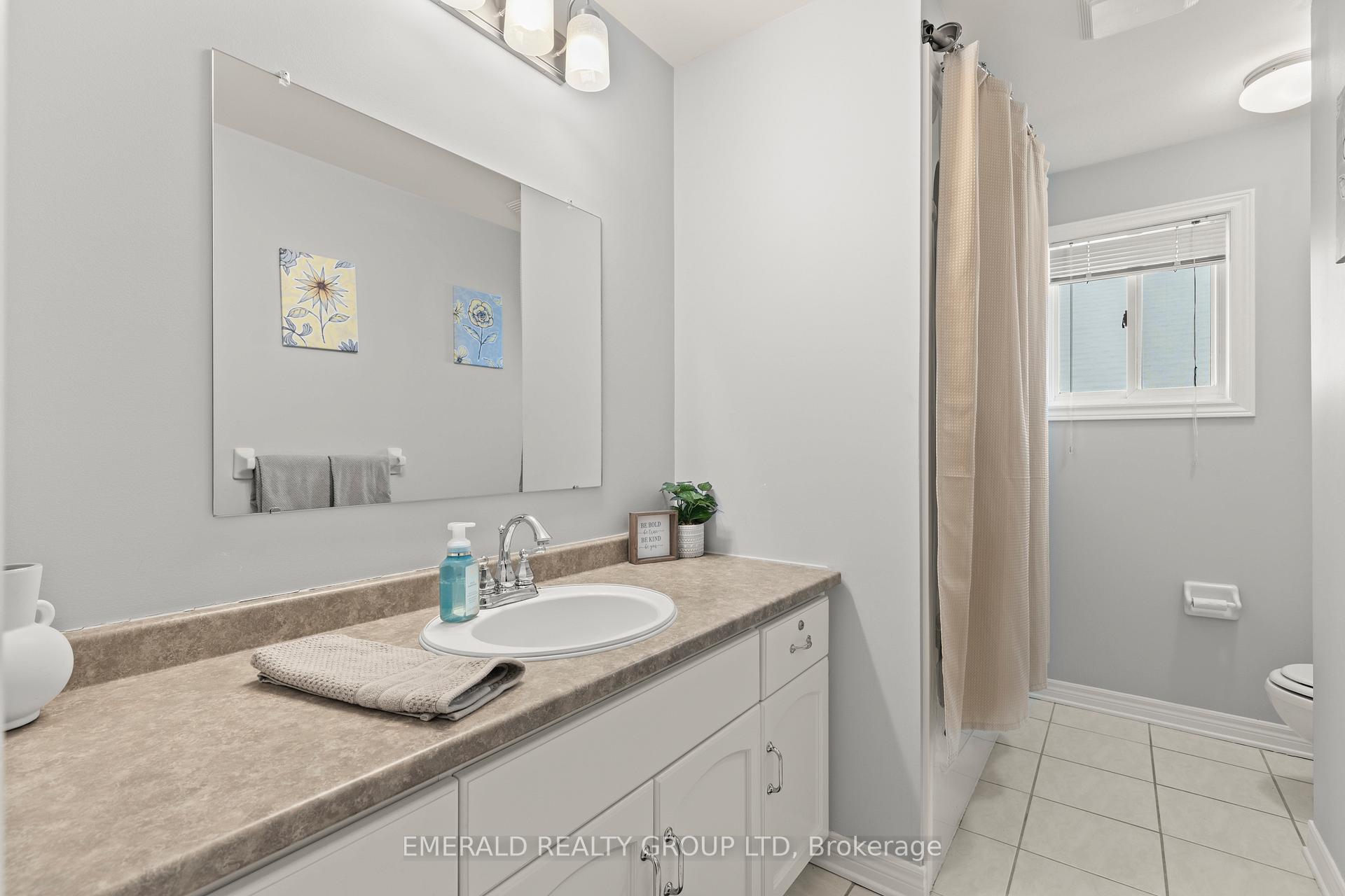 Photo 13 of 37 Tanner Drive, Pelham, Fonthill — HOMEH