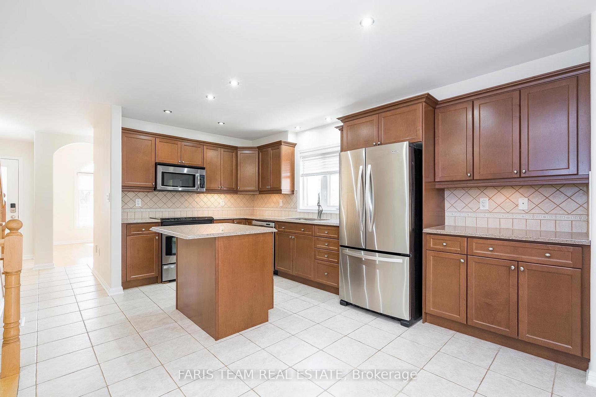 Photo 3 of 172 John W Taylor Avenue, New Tecumseth, Alliston — HOMEH