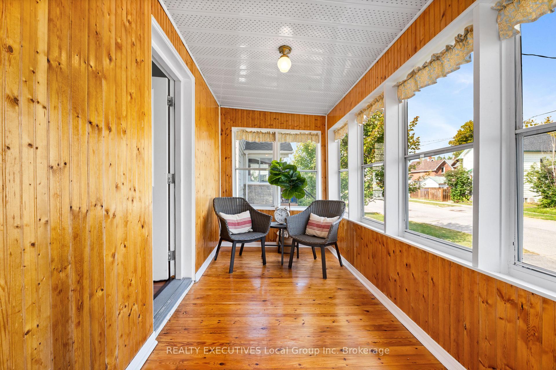 Photo 5 of 133 Fifth Avenue E, North Bay, Central — HOMEH
