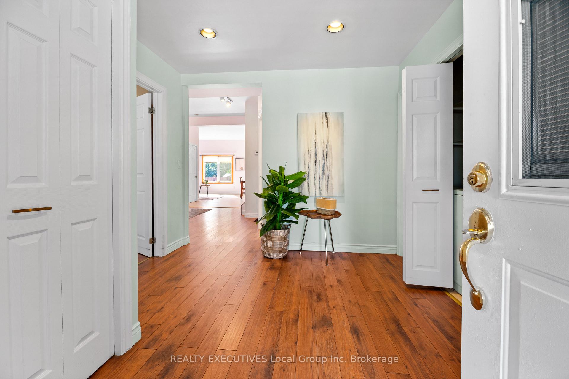 Photo 6 of 133 Fifth Avenue E, North Bay, Central — HOMEH