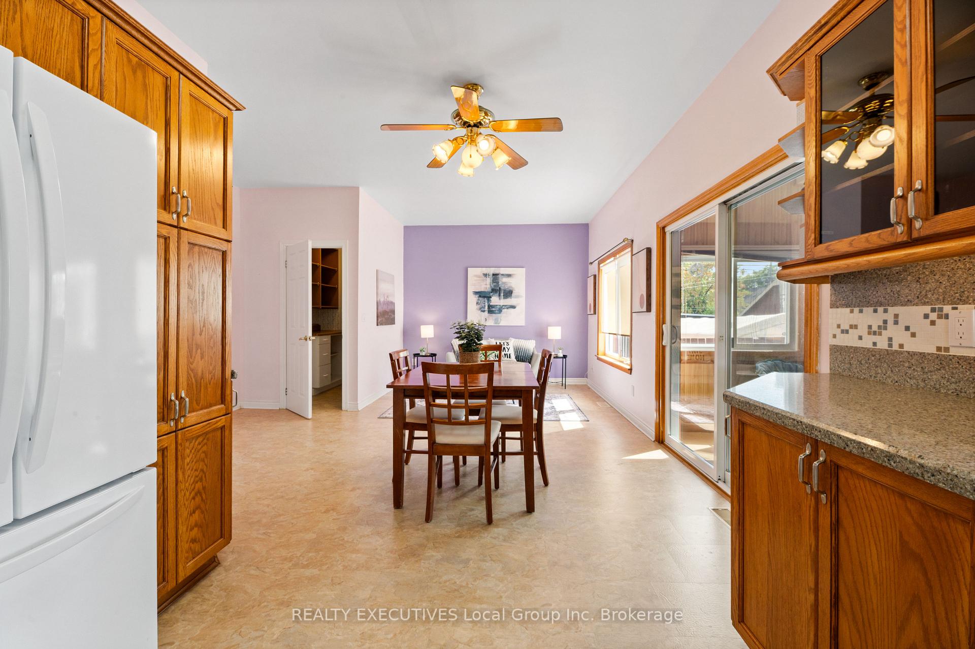 Photo 18 of 133 Fifth Avenue E, North Bay, Central — HOMEH