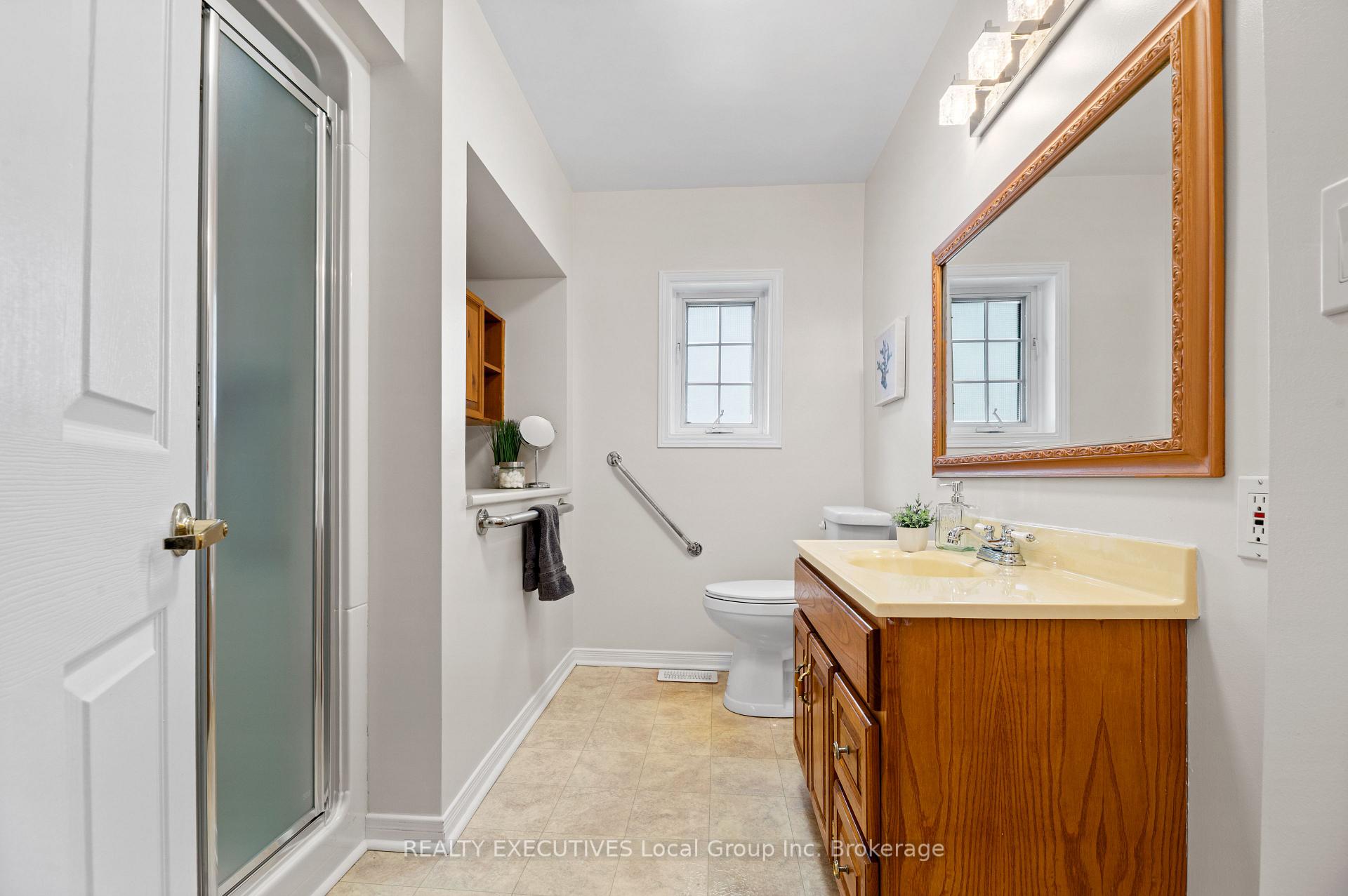Photo 20 of 133 Fifth Avenue E, North Bay, Central — HOMEH