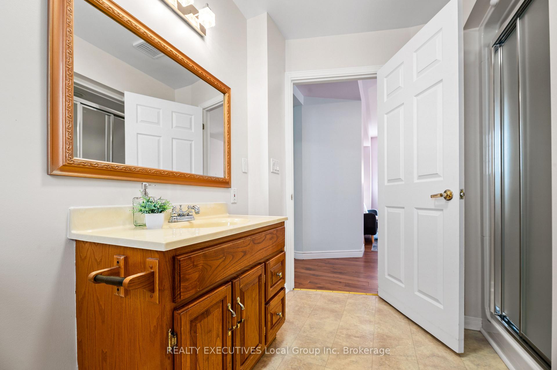 Photo 21 of 133 Fifth Avenue E, North Bay, Central — HOMEH