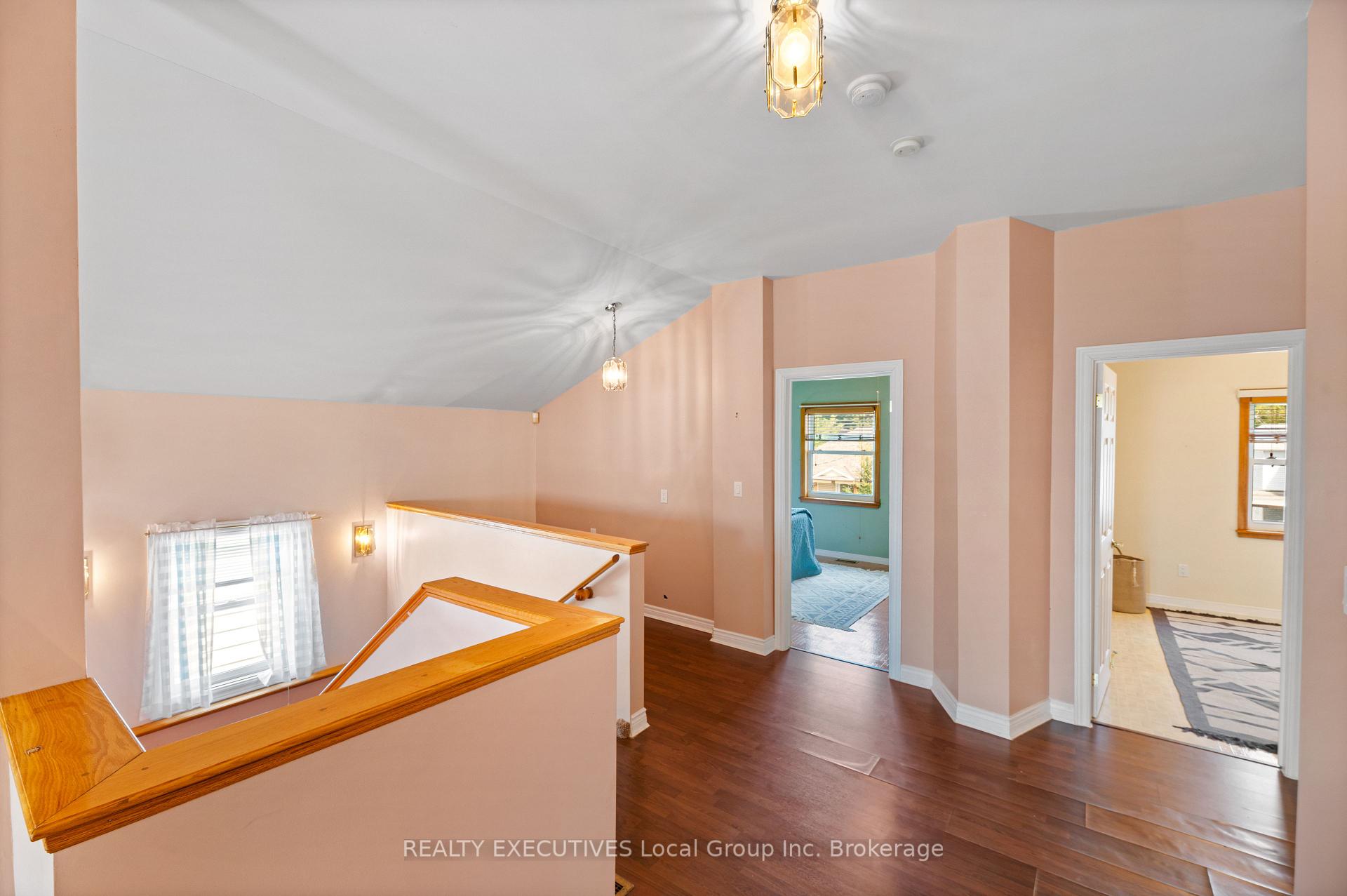 Photo 28 of 133 Fifth Avenue E, North Bay, Central — HOMEH