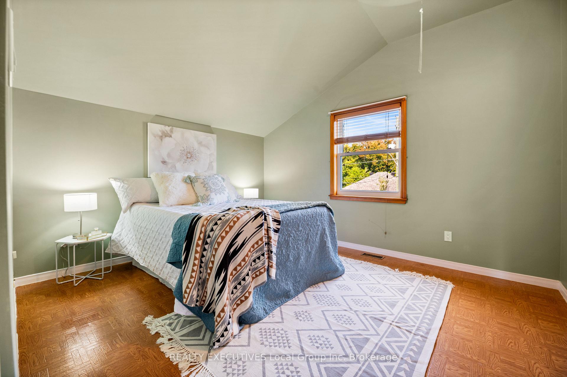 Photo 30 of 133 Fifth Avenue E, North Bay, Central — HOMEH