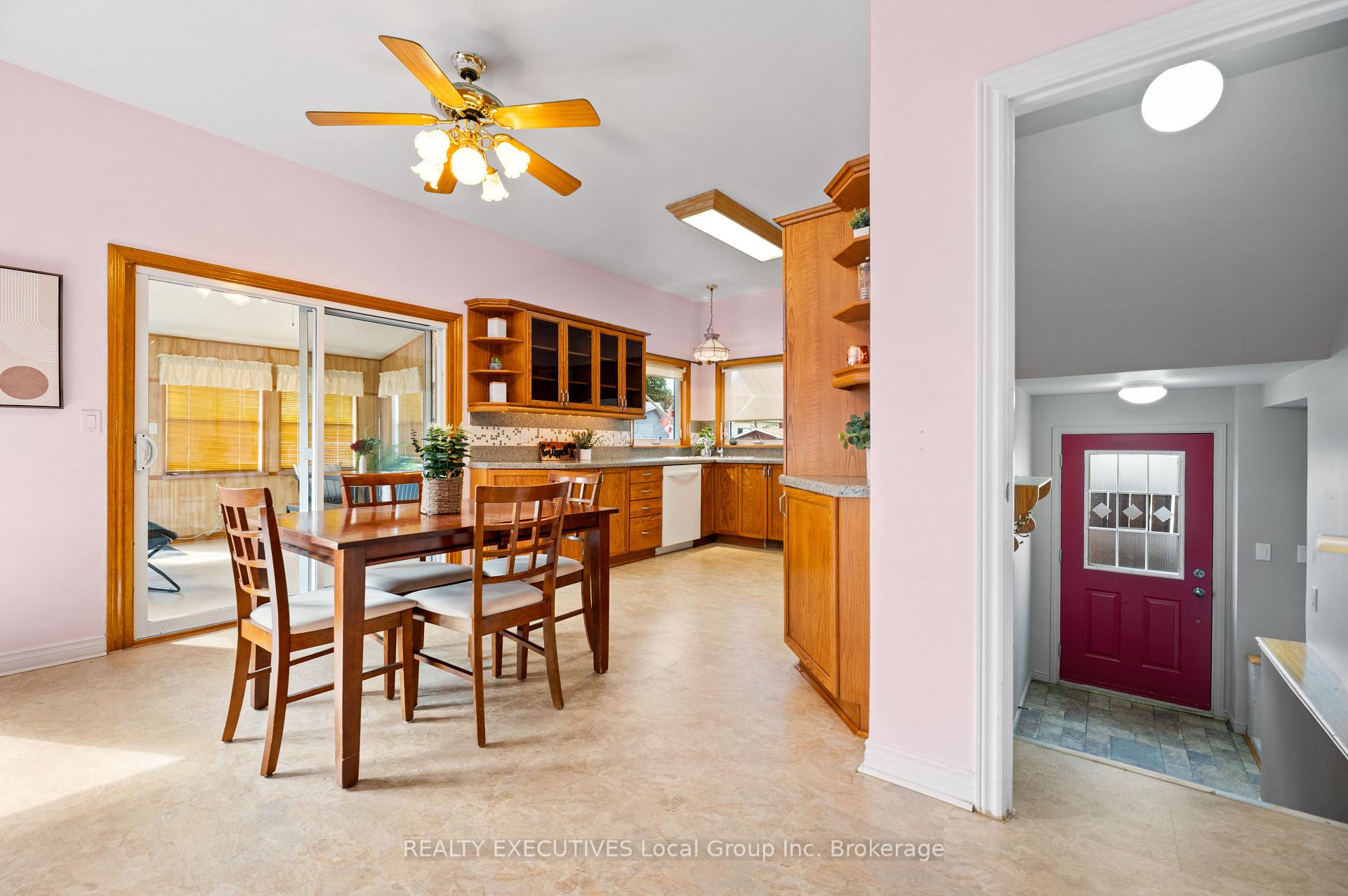 Photo 36 of 133 Fifth Avenue E, North Bay, Central — HOMEH
