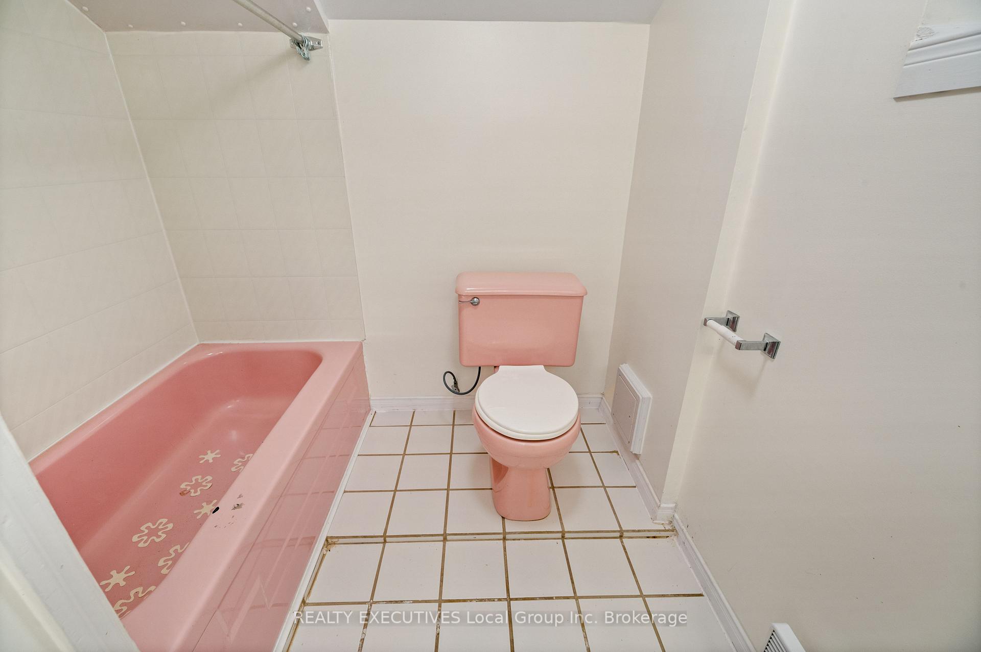 Photo 41 of 133 Fifth Avenue E, North Bay, Central — HOMEH