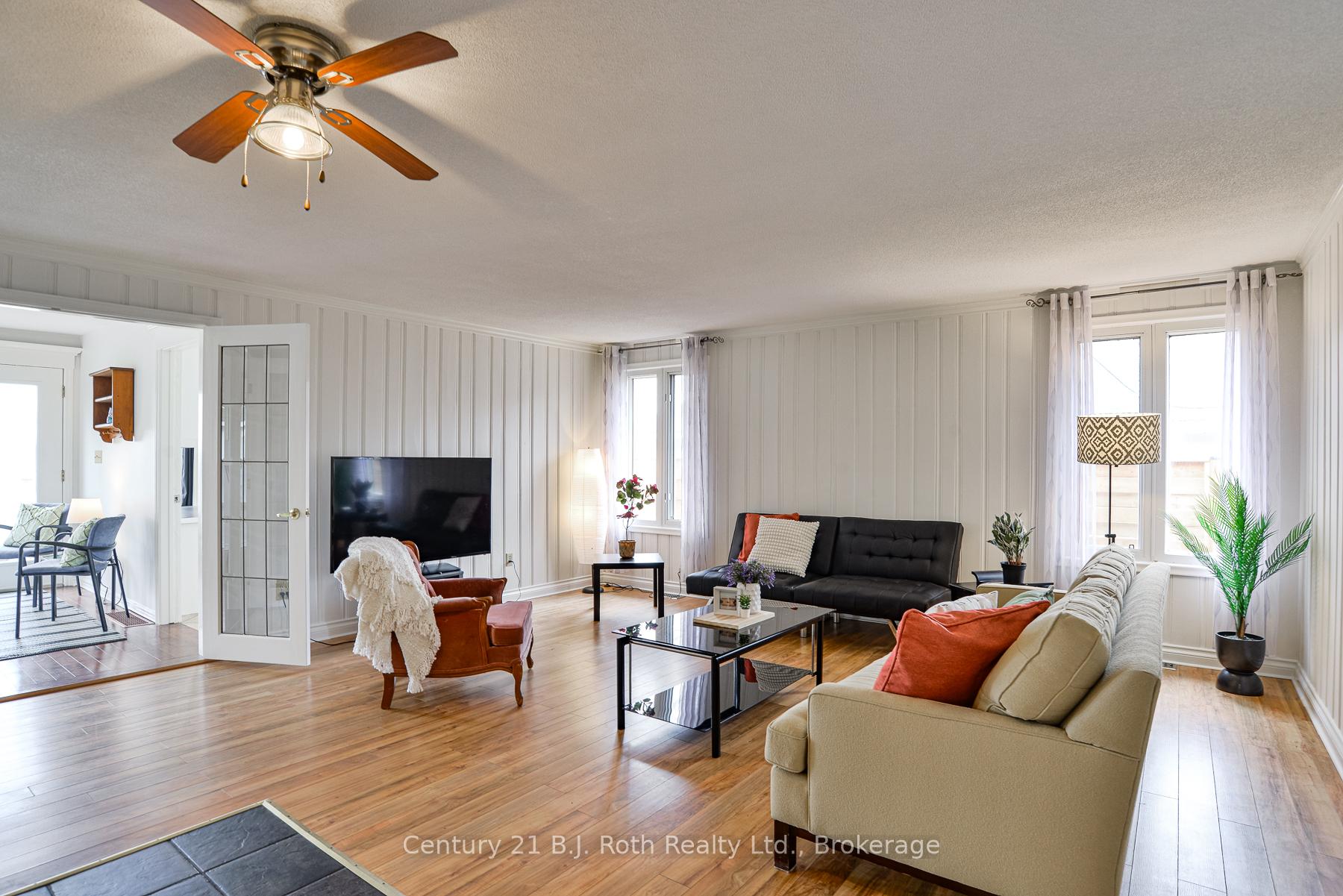 Photo 3 of 231 Victoria Crescent, Orillia — HOMEH