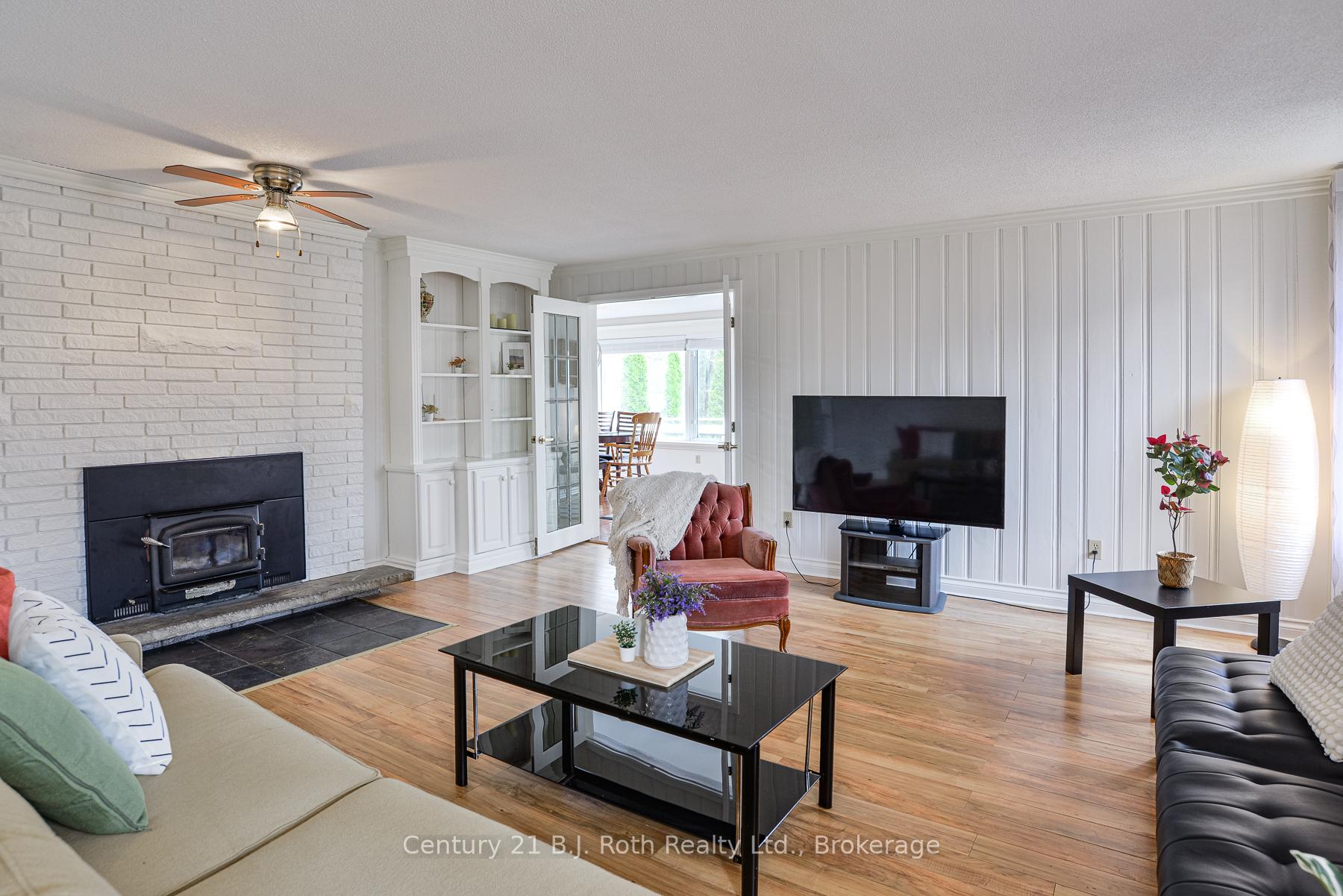 Photo 4 of 231 Victoria Crescent, Orillia — HOMEH