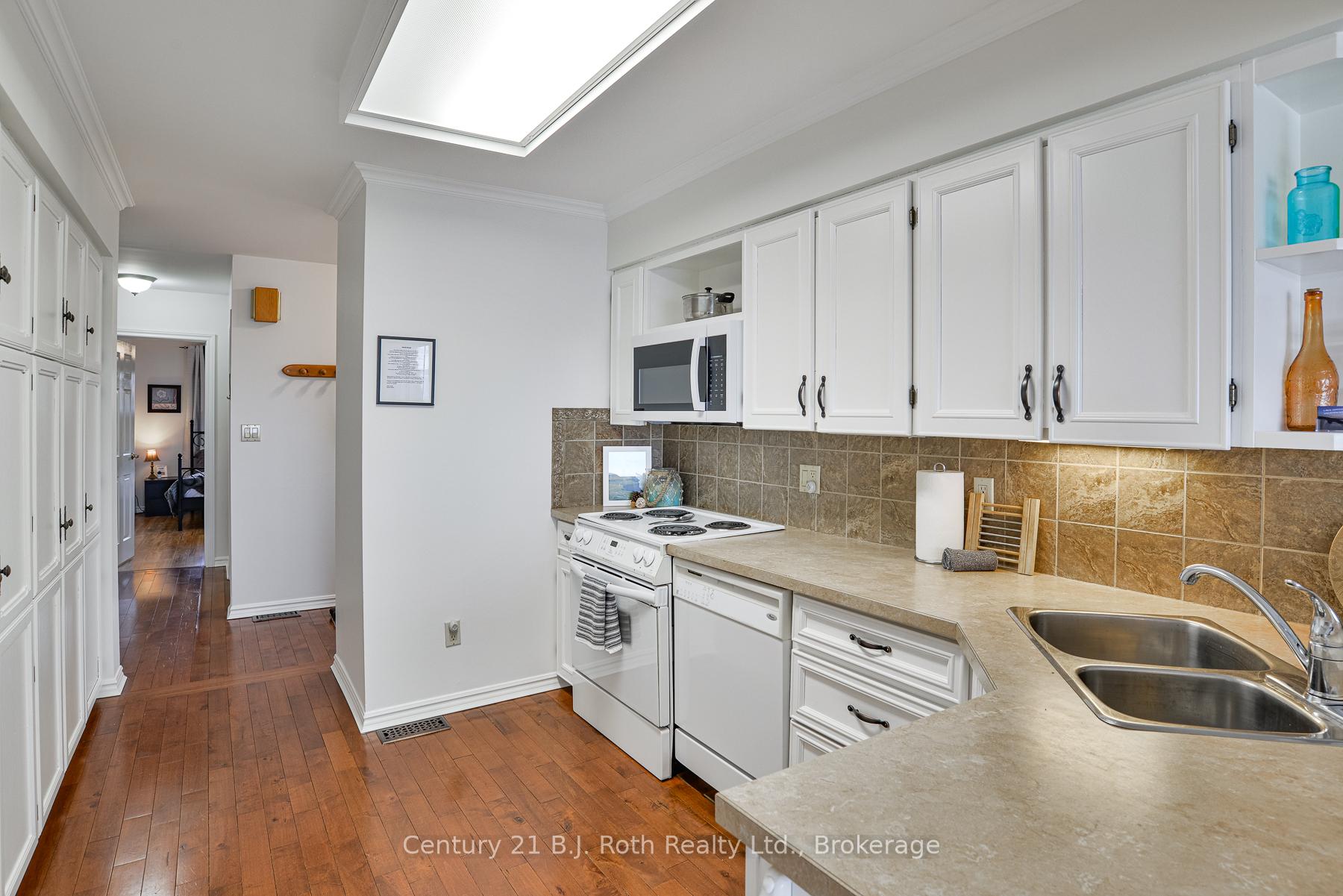 Photo 8 of 231 Victoria Crescent, Orillia — HOMEH
