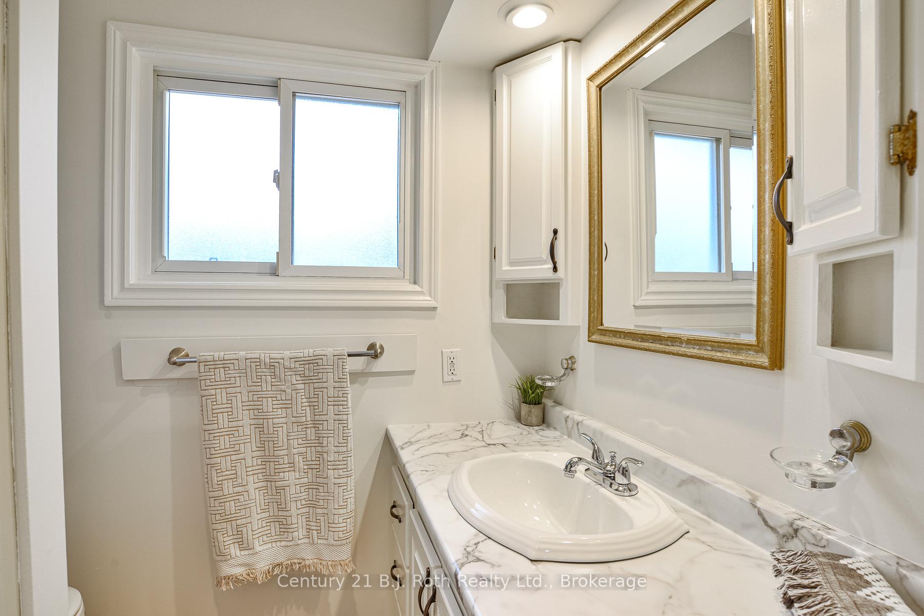 Photo 17 of 231 Victoria Crescent, Orillia — HOMEH