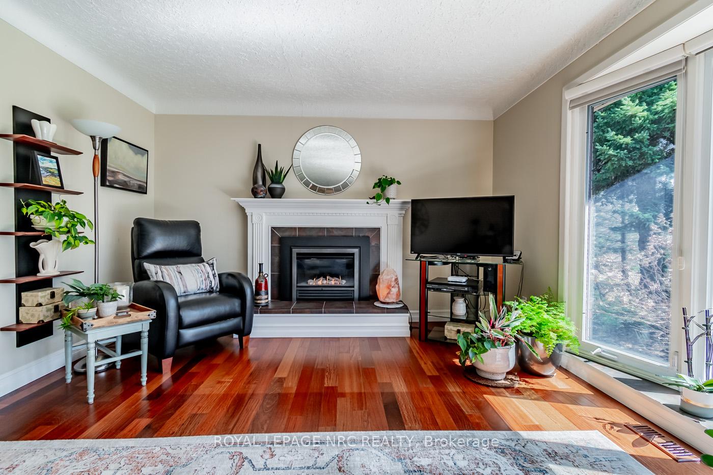 Photo 14 of 6 Bigelow Crescent, Pelham, Fonthill — HOMEH