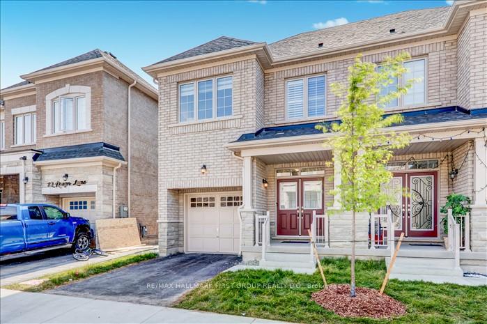 Photo 2 of 14 Reign Lane, Markham, Cedarwood — HOMEH