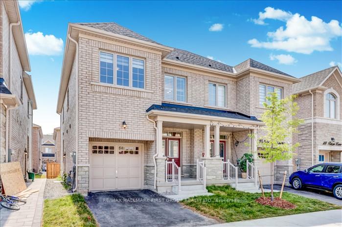 Photo 3 of 14 Reign Lane, Markham, Cedarwood — HOMEH