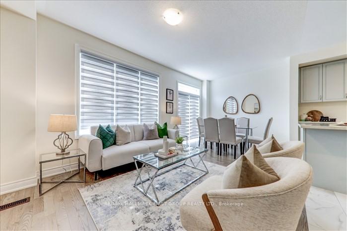 Photo 13 of 14 Reign Lane, Markham, Cedarwood — HOMEH