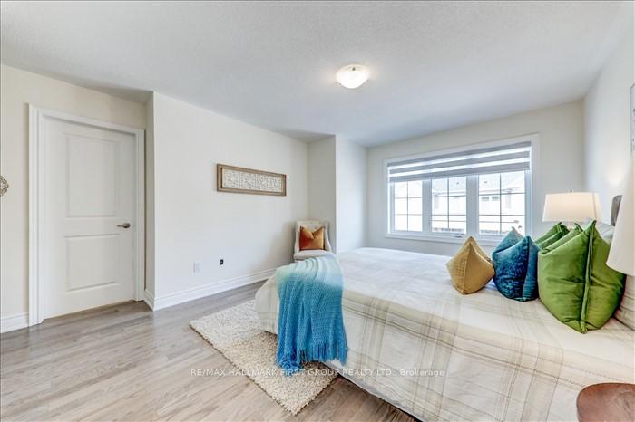 Photo 21 of 14 Reign Lane, Markham, Cedarwood — HOMEH