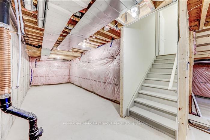 Photo 36 of 14 Reign Lane, Markham, Cedarwood — HOMEH