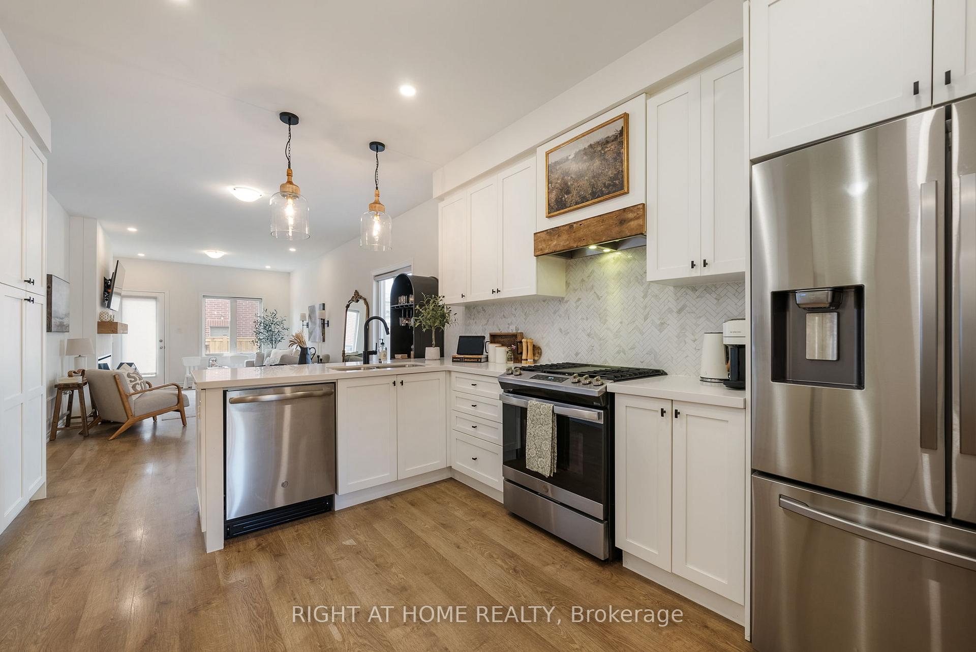 Photo 9 of 1285 Apollo Street, Oshawa, Eastdale — HOMEH