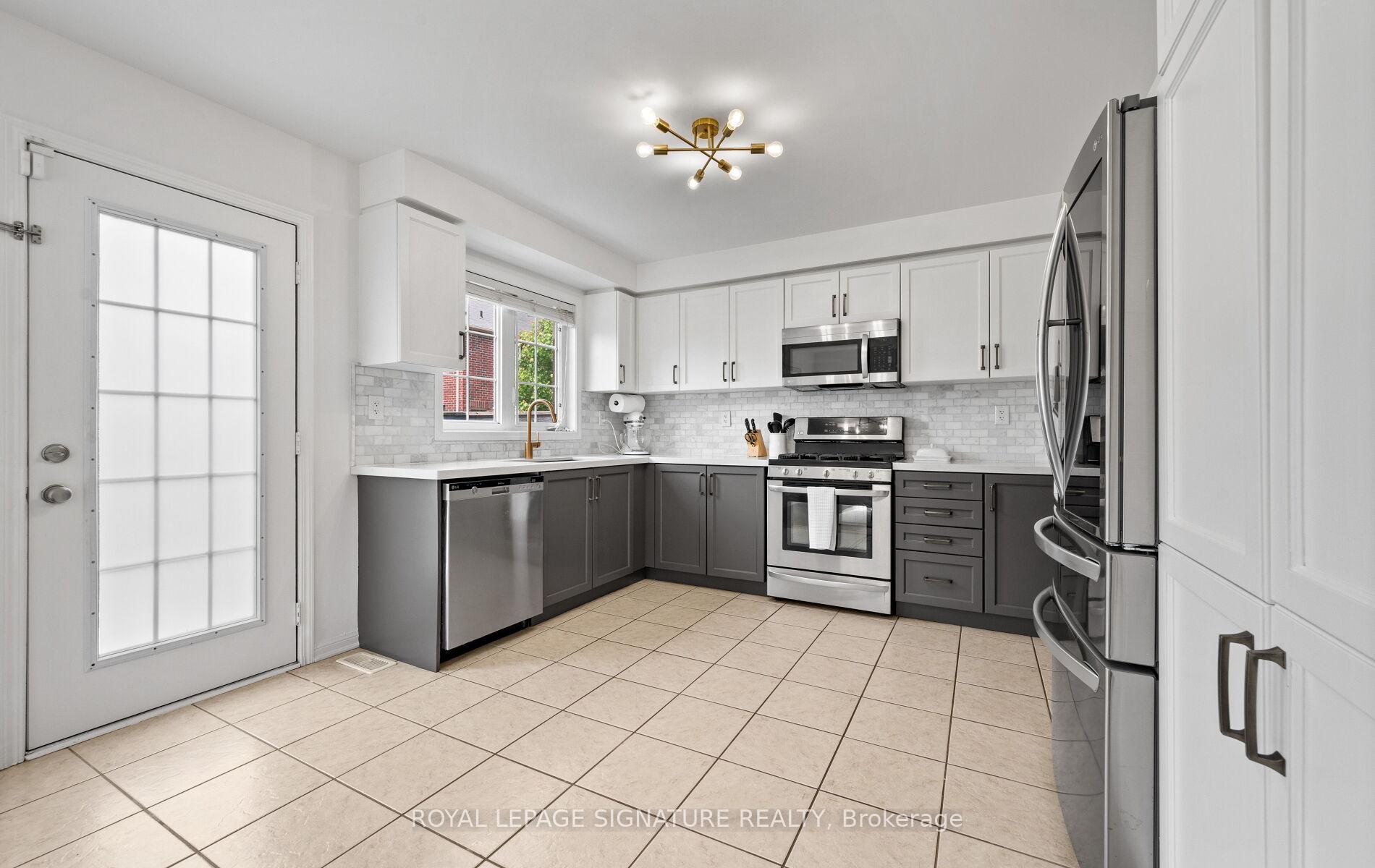 Photo 9 of 981 McTrach Crescent, Milton, Harrison — HOMEH