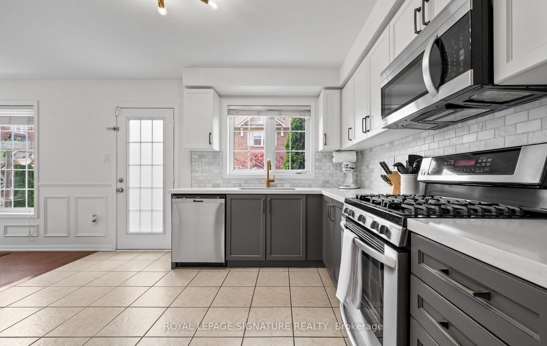 Photo 5 of 981 McTrach Crescent, Milton, Harrison — HOMEH