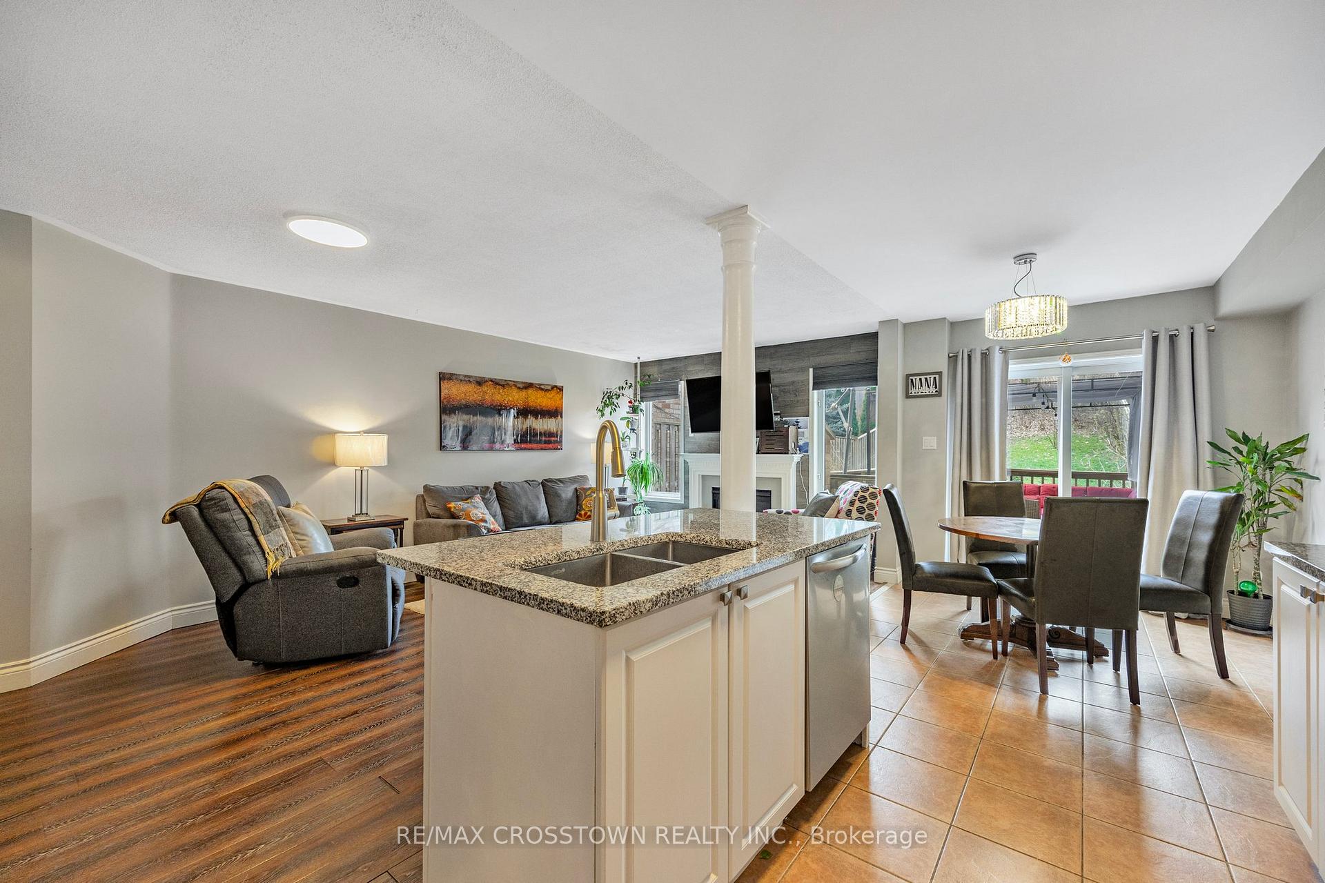 Photo 10 of 78 Gunning Crescent, New Tecumseth, Tottenham — HOMEH