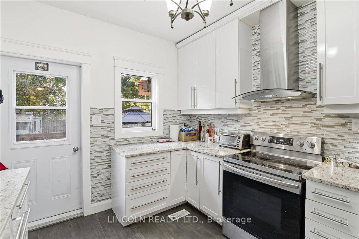 Photo 5 of 155 Elgin Street E, Oshawa, O'Neill — HOMEH