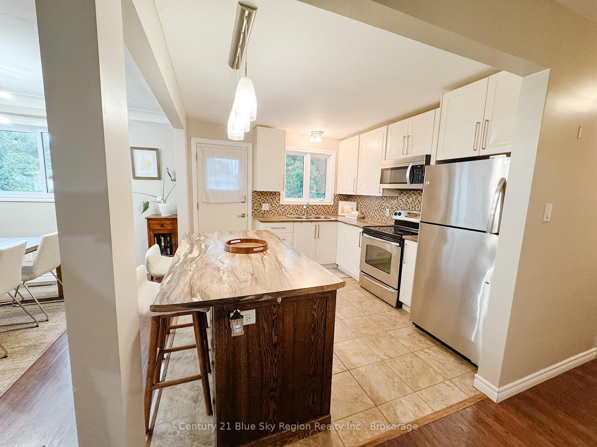 Photo 2 of 39 Prince Edward Drive, North Bay, Ferris — HOMEH