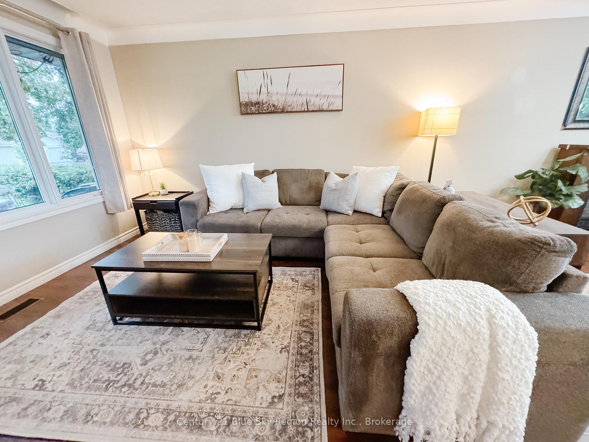 Photo 8 of 39 Prince Edward Drive, North Bay, Ferris — HOMEH