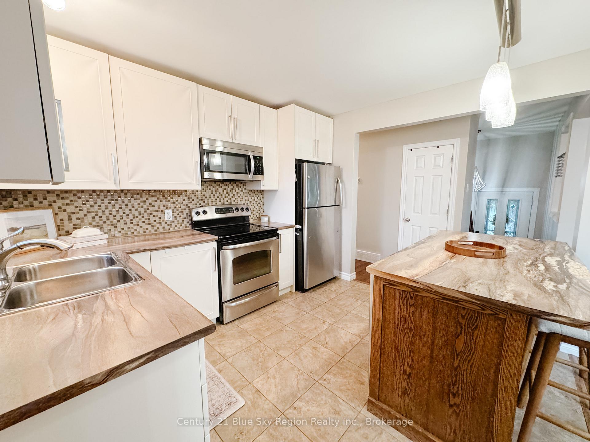 Photo 10 of 39 Prince Edward Drive, North Bay, Ferris — HOMEH
