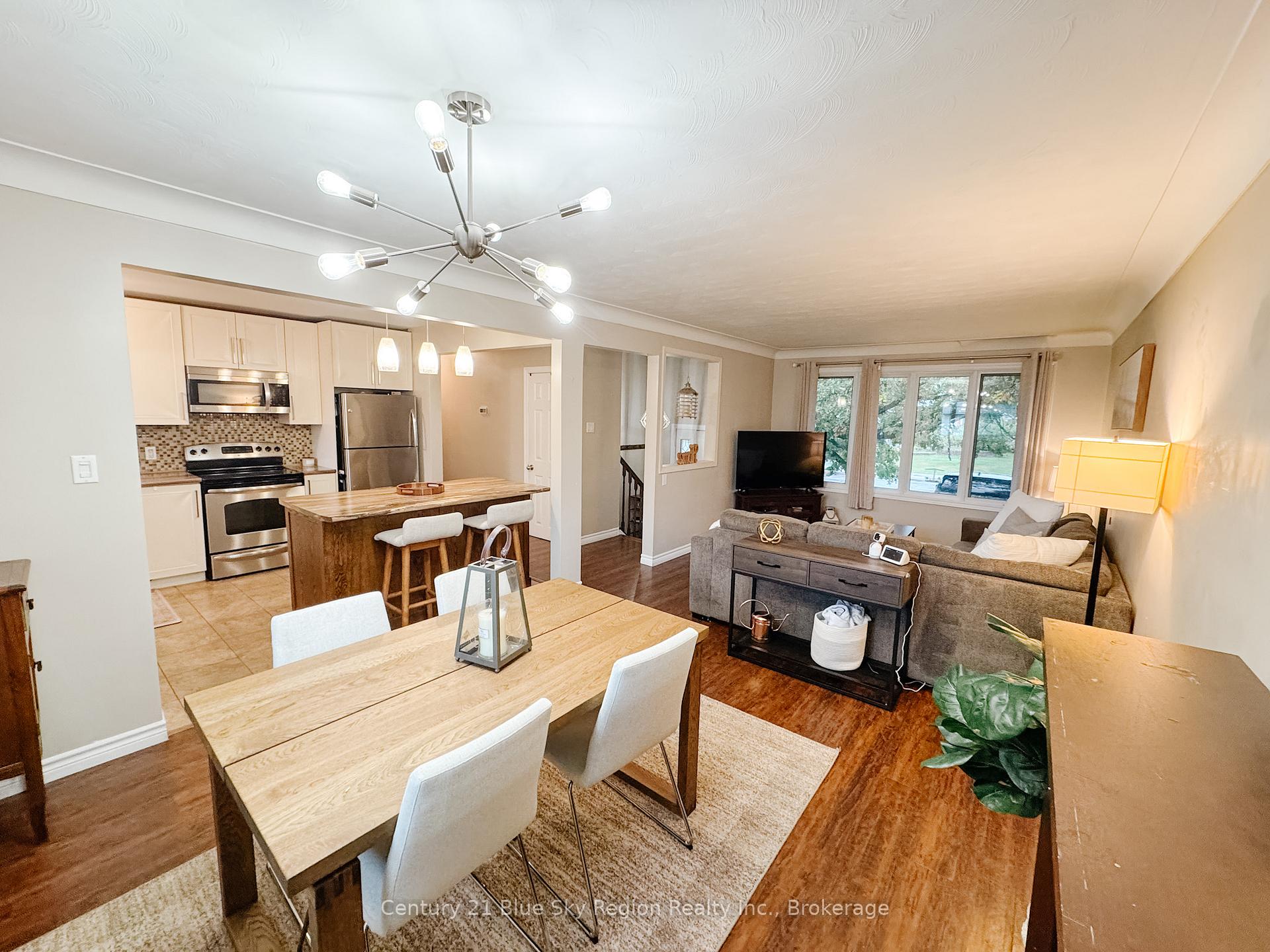 Photo 11 of 39 Prince Edward Drive, North Bay, Ferris — HOMEH