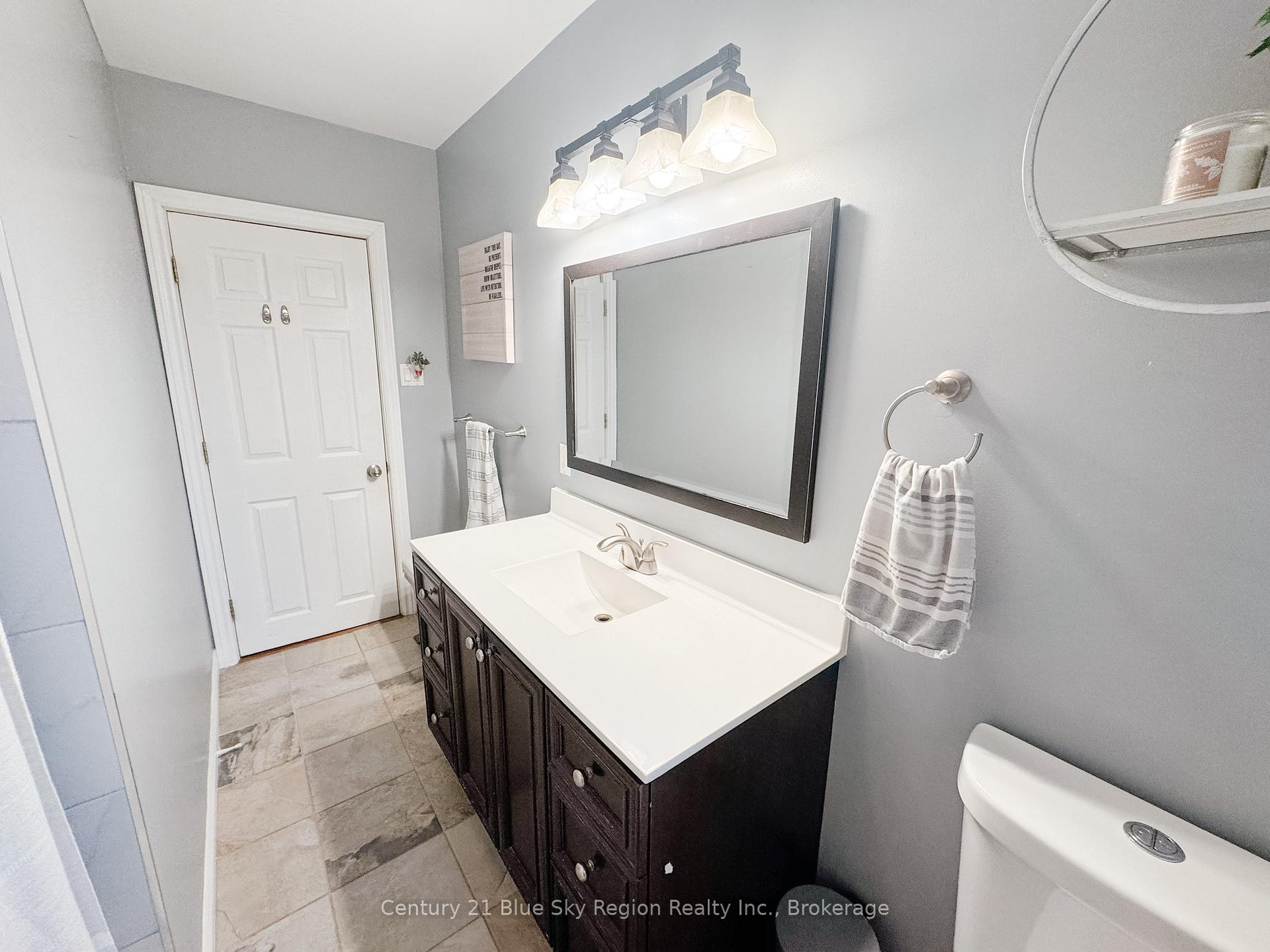 Photo 20 of 39 Prince Edward Drive, North Bay, Ferris — HOMEH