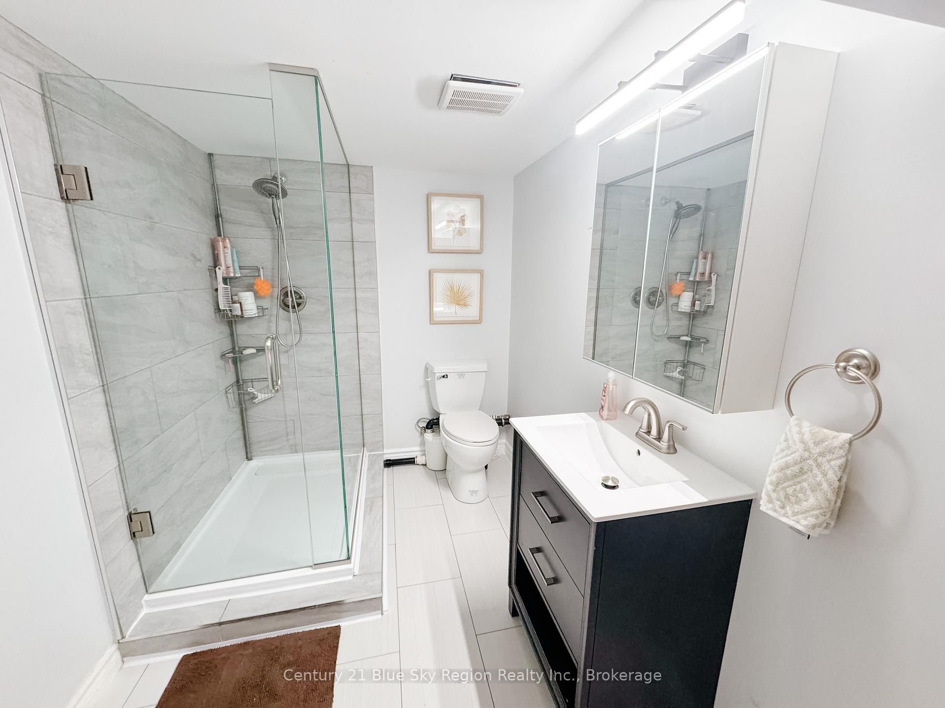 Photo 27 of 39 Prince Edward Drive, North Bay, Ferris — HOMEH