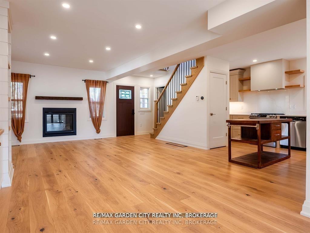 Photo 10 of 1076 Line Avenue, Pelham, Fonthill — HOMEH