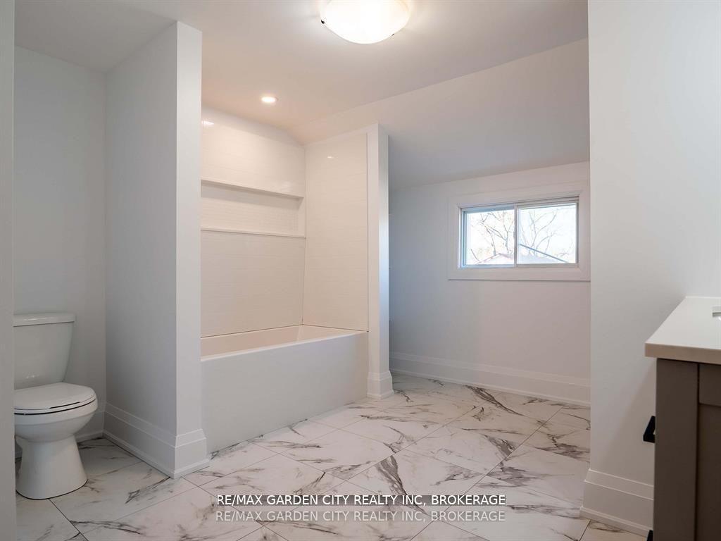 Photo 23 of 1076 Line Avenue, Pelham, Fonthill — HOMEH