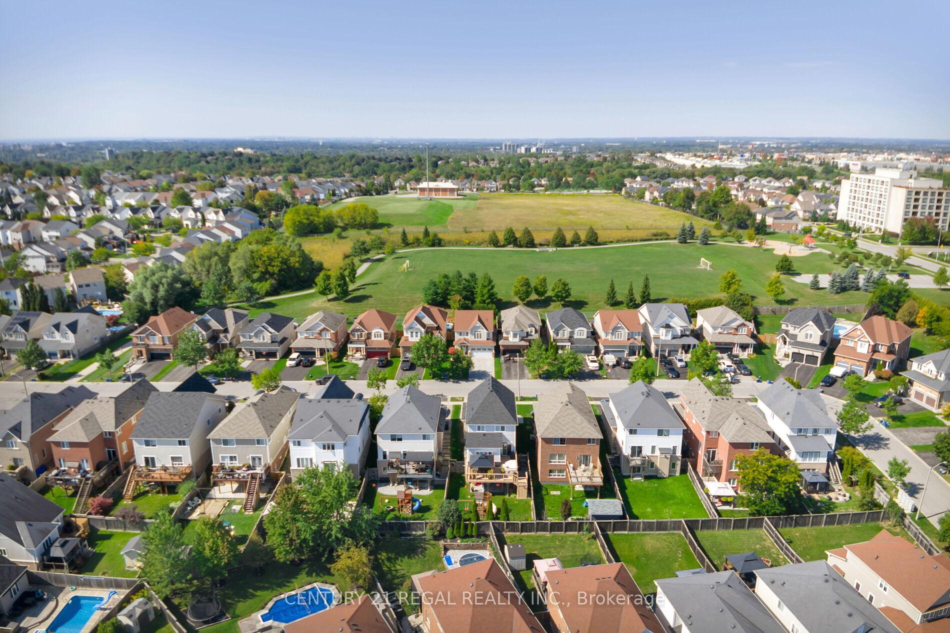 Photo 4 of 1254 Meath Drive, Oshawa, Pinecrest — HOMEH