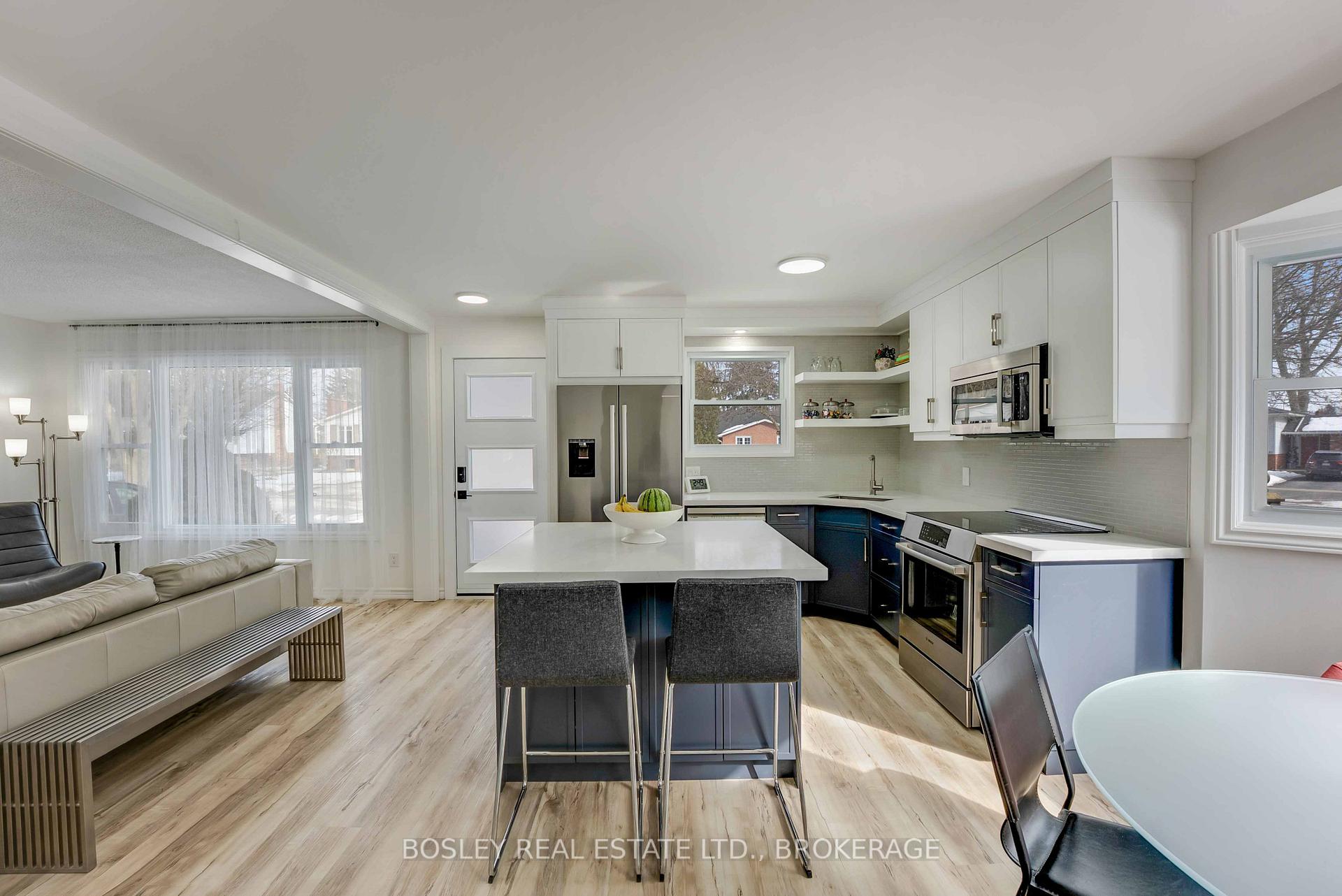 Photo 10 of 32 Fallingbrook Drive, Pelham, Fonthill — HOMEH