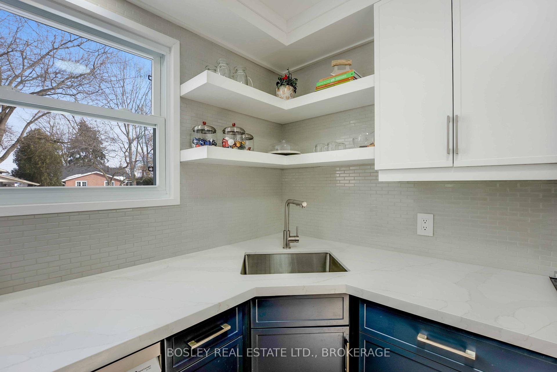 Photo 13 of 32 Fallingbrook Drive, Pelham, Fonthill — HOMEH