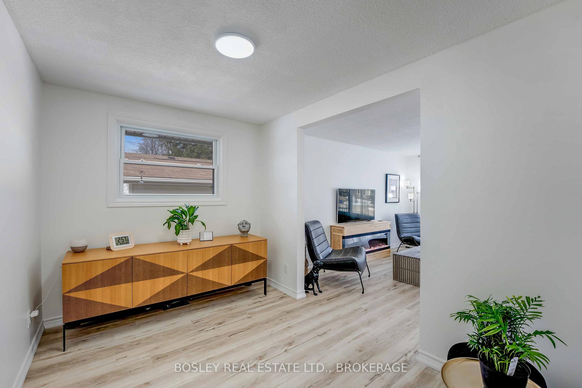 Photo 17 of 32 Fallingbrook Drive, Pelham, Fonthill — HOMEH