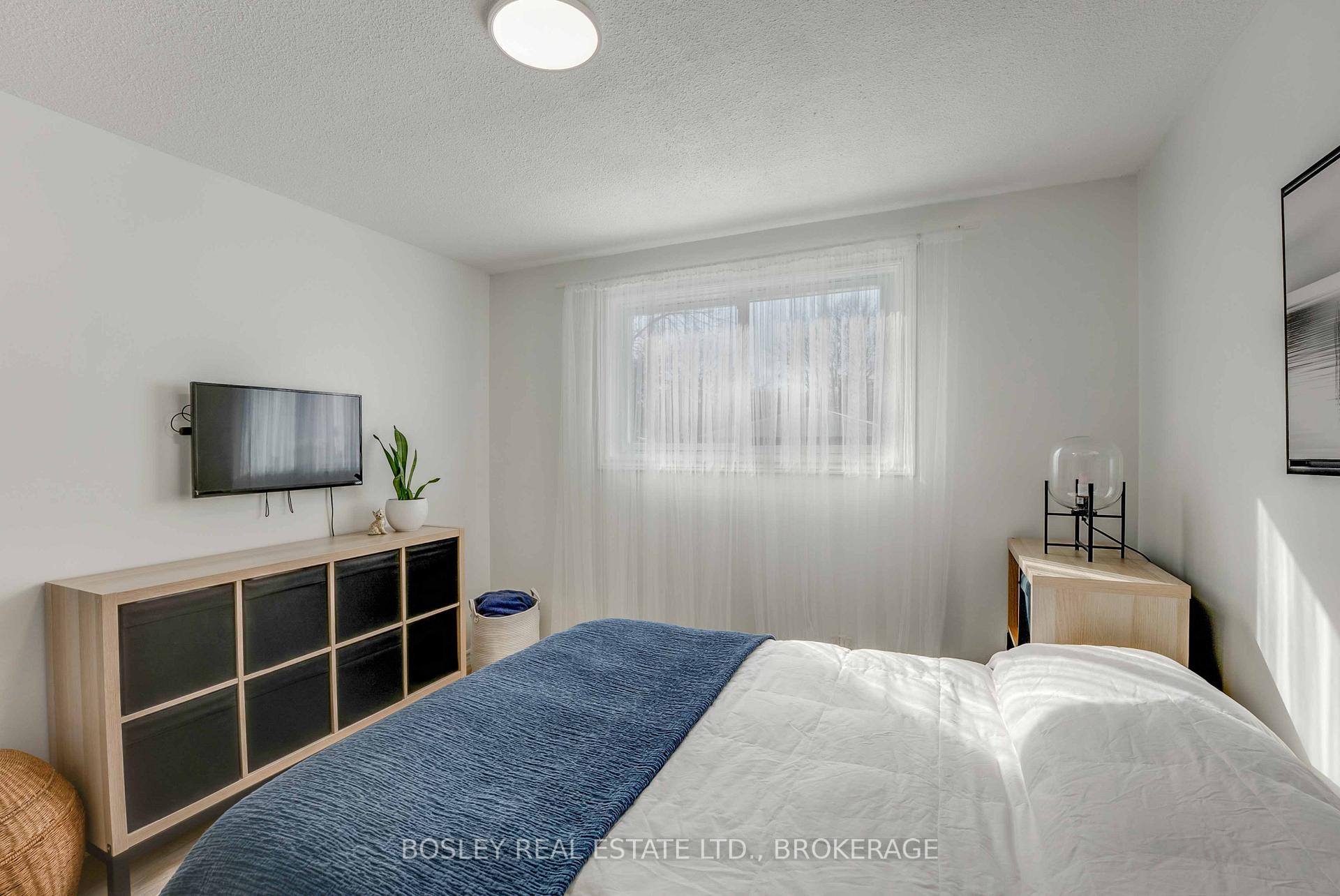Photo 23 of 32 Fallingbrook Drive, Pelham, Fonthill — HOMEH