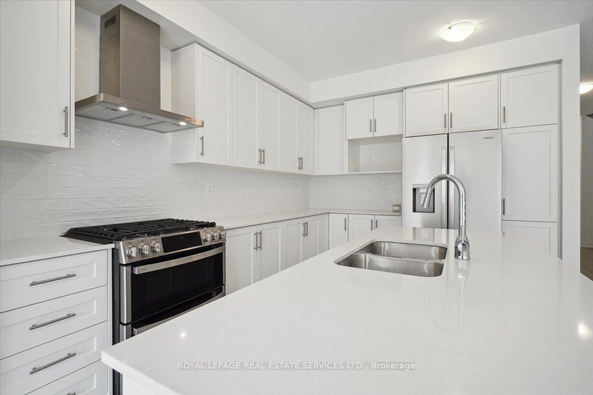 Photo 11 of 304 Bergamot Avenue, Milton, Walker — HOMEH