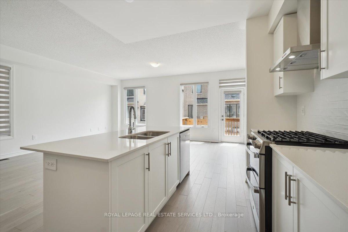 Photo 8 of 304 Bergamot Avenue, Milton, Walker — HOMEH