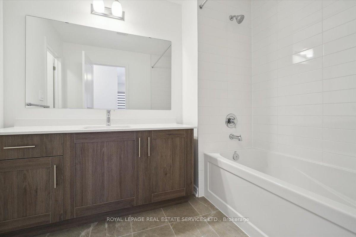 Photo 18 of 304 Bergamot Avenue, Milton, Walker — HOMEH