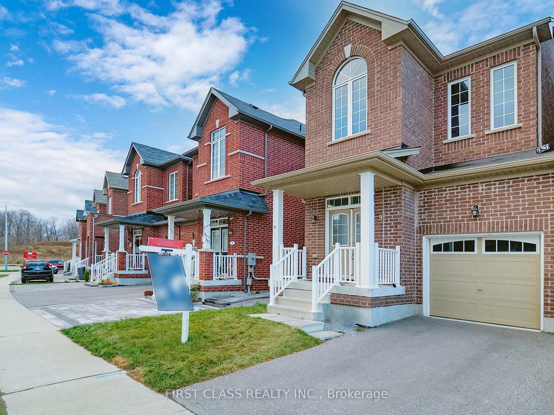 Photo 2 of 97 Titan (Main/Upper) Trail, Markham, Cedarwood — HOMEH