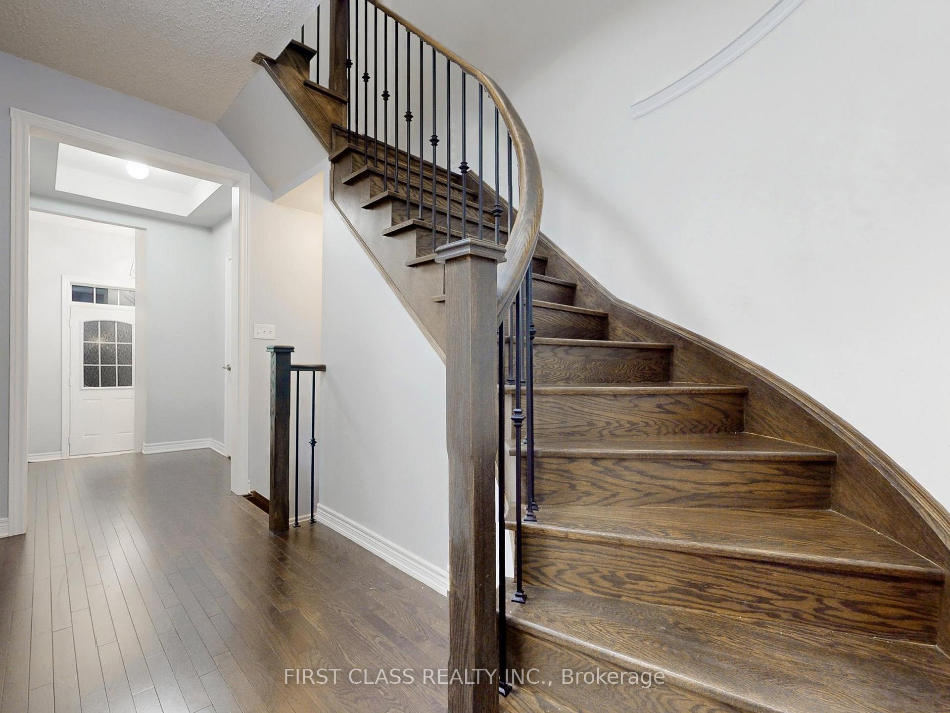 Photo 4 of 97 Titan (Main/Upper) Trail, Markham, Cedarwood — HOMEH