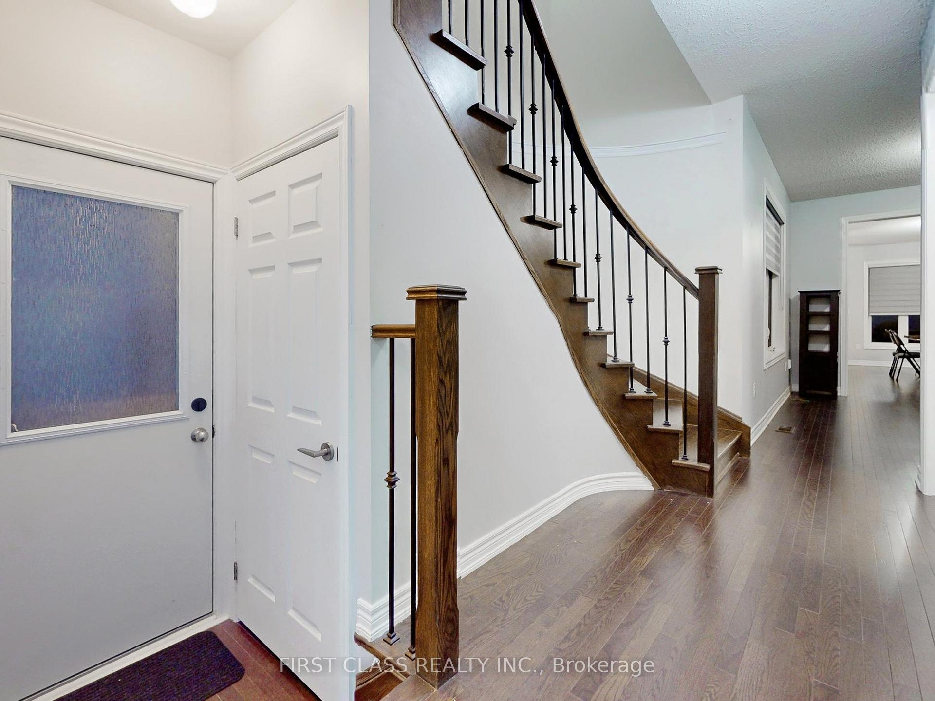Photo 5 of 97 Titan (Main/Upper) Trail, Markham, Cedarwood — HOMEH